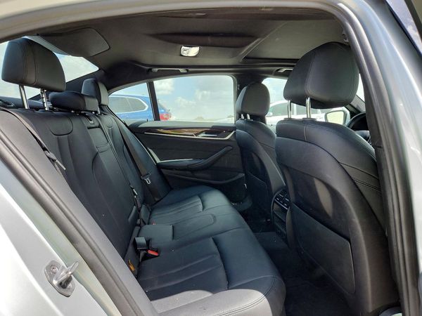 2019 BMW 530