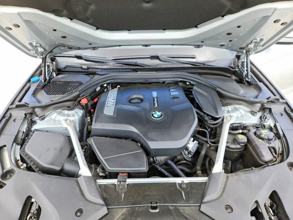 2019 BMW 530