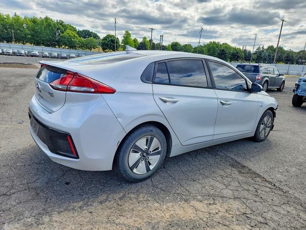 2018 HYUNDAI IONIQ Blue (HEV)