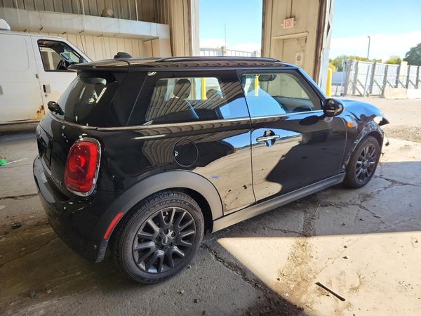 2017 MINI COOPER