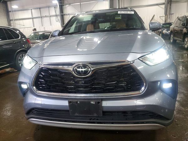 2021 TOYOTA HIGHLANDER Platinum
