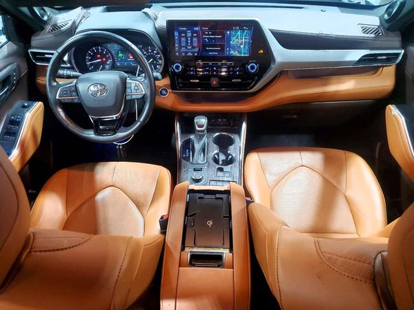 2021 TOYOTA HIGHLANDER Platinum