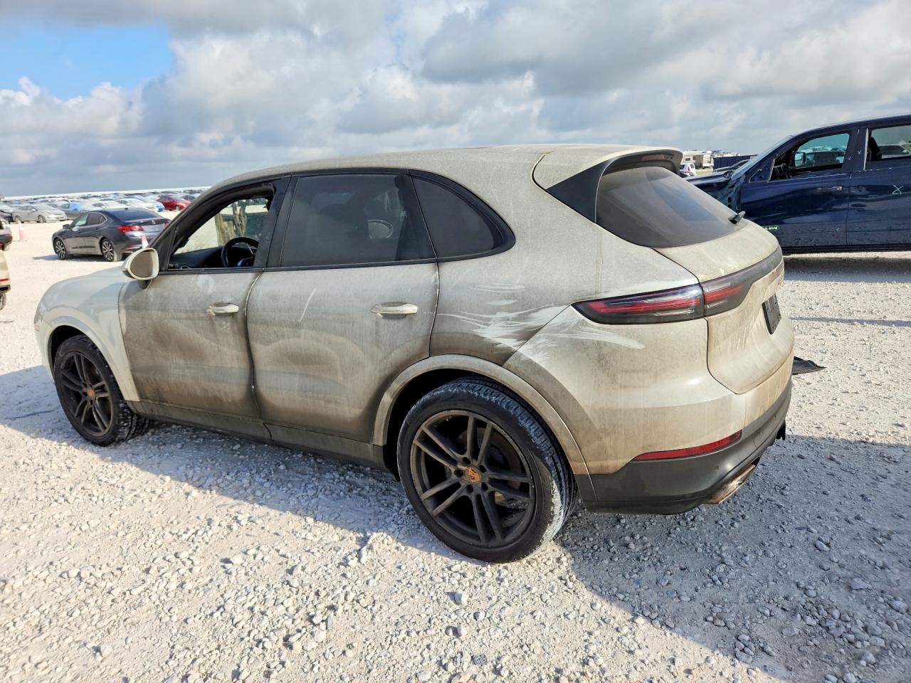 2019 PORSCHE CAYENNE