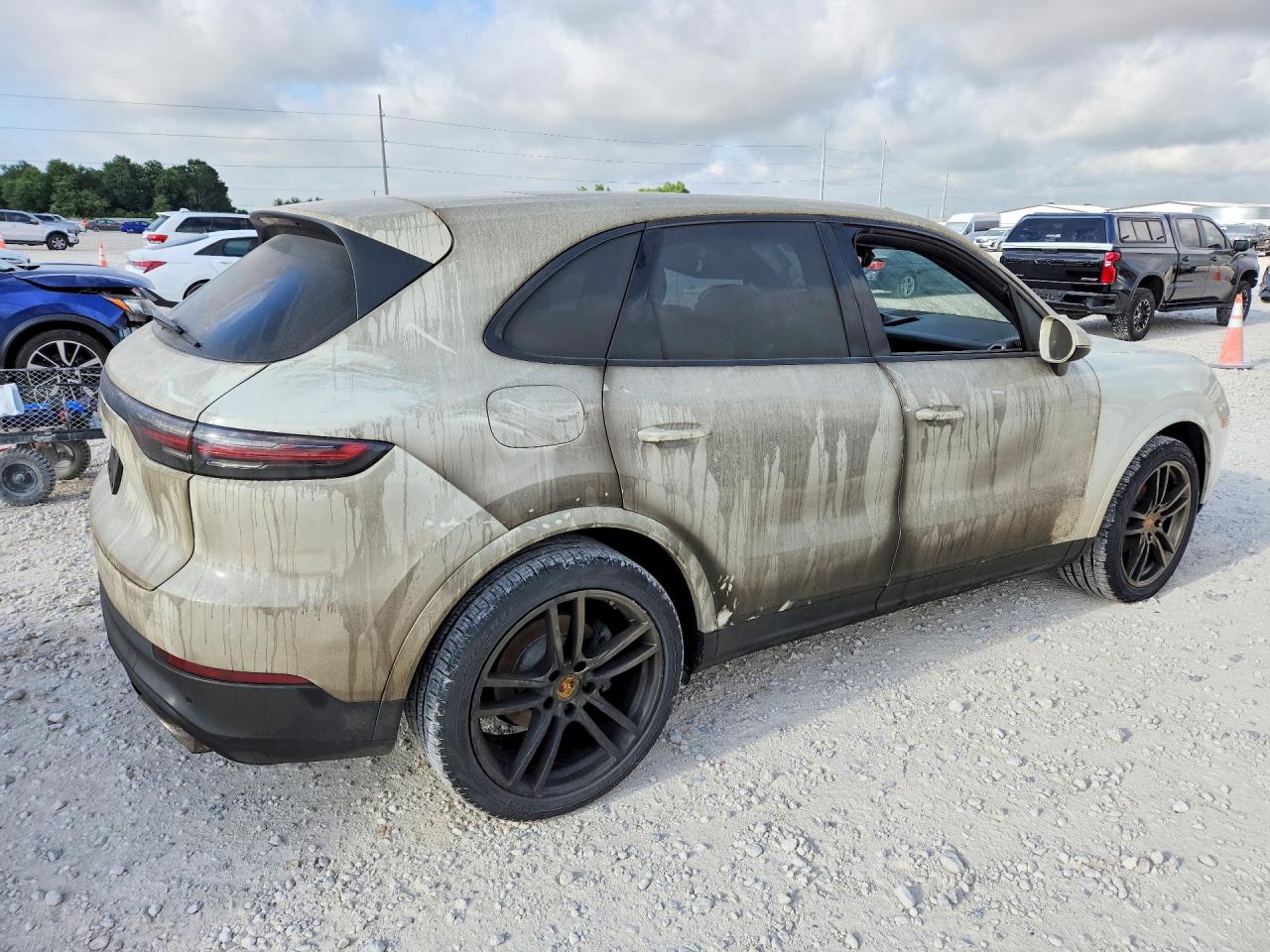 2019 PORSCHE CAYENNE
