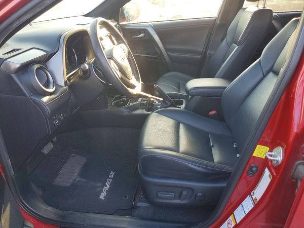 2017 TOYOTA RAV4 SE