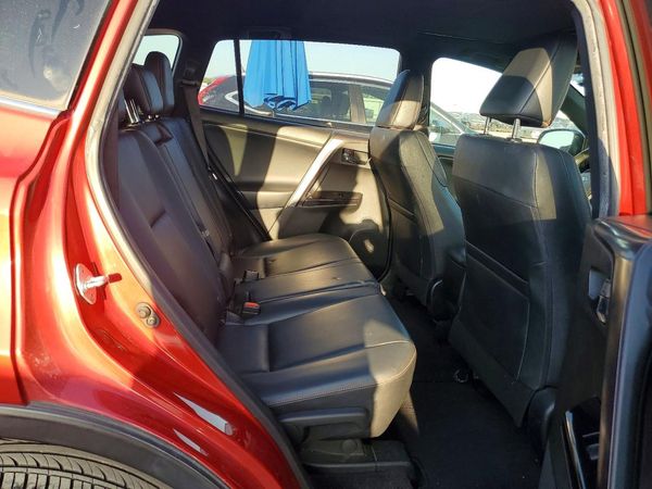 2017 TOYOTA RAV4 SE