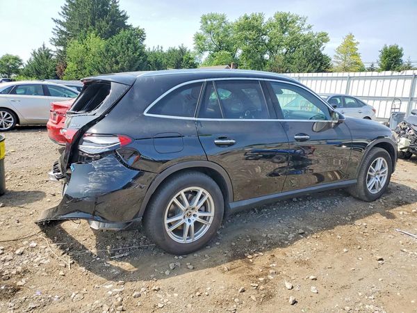 2025 MERCEDES-BENZ GLC