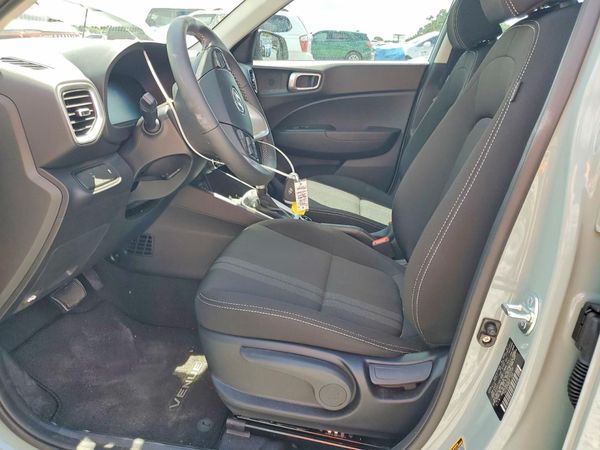 2026 HYUNDAI VENUE SEL, SEL w/ 2-Tone Roof
