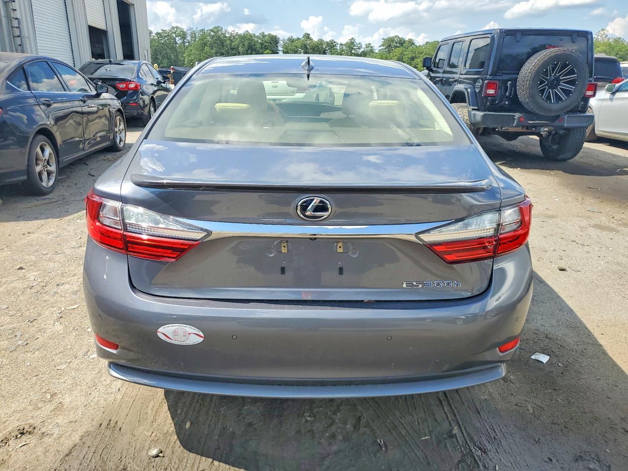 2017 LEXUS ES 300h