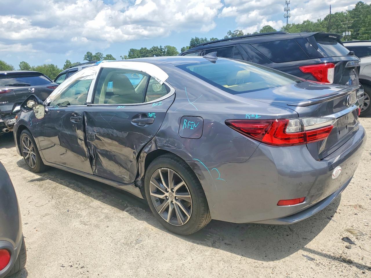 2017 LEXUS ES 300h