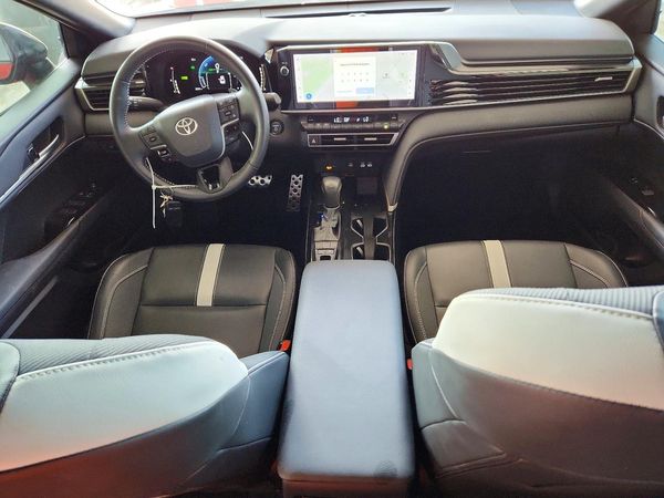2025 TOYOTA CAMRY