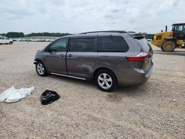 2016 TOYOTA SIENNA