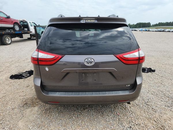 2016 TOYOTA SIENNA