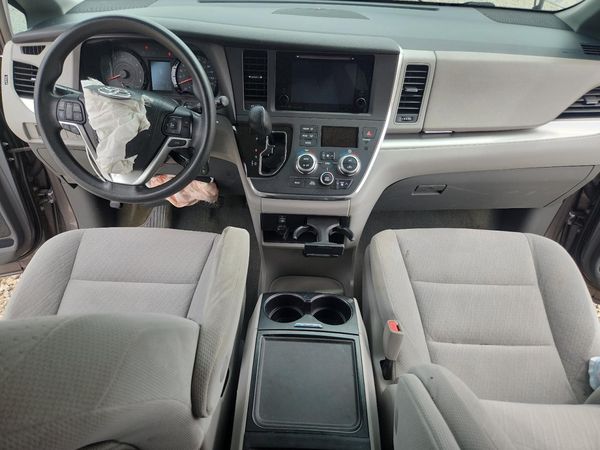 2016 TOYOTA SIENNA