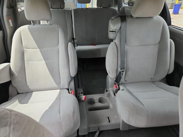 2016 TOYOTA SIENNA