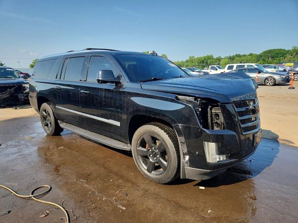 2018 CADILLAC ESCALADE ESV Luxury