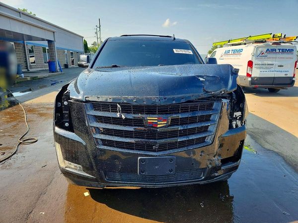 2018 CADILLAC ESCALADE ESV Luxury