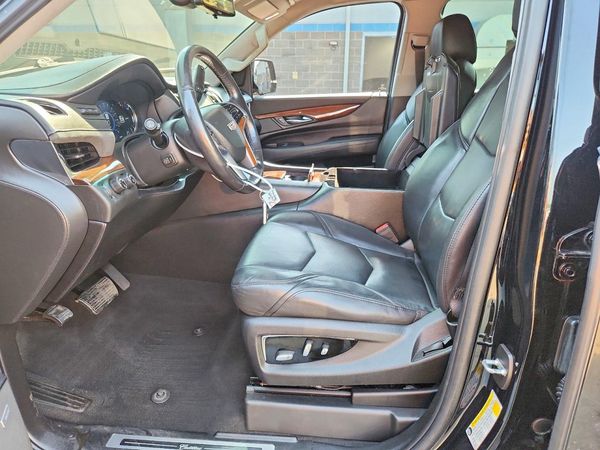 2018 CADILLAC ESCALADE ESV Luxury