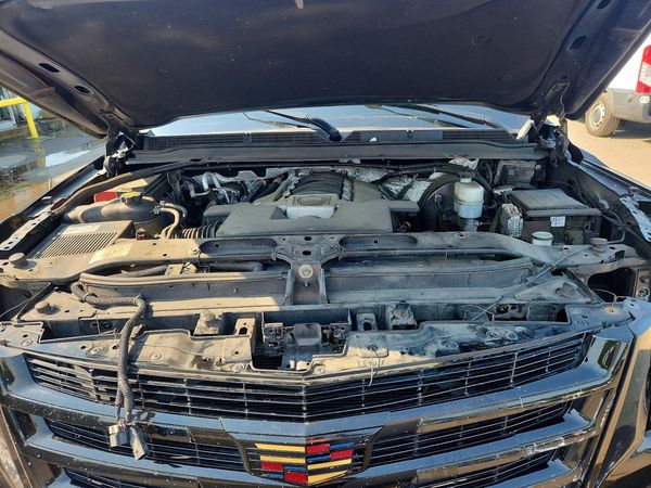 2018 CADILLAC ESCALADE ESV Luxury