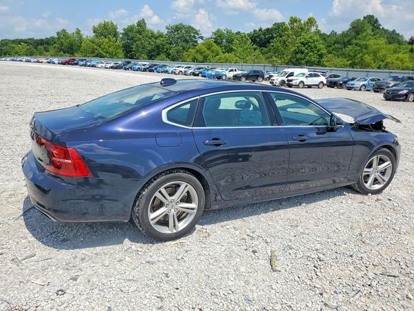 2019 VOLVO S90