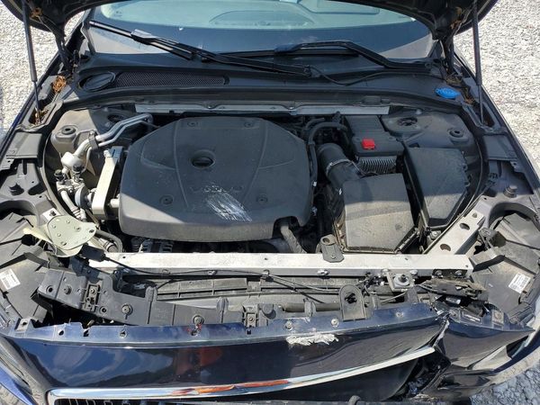 2019 VOLVO S90