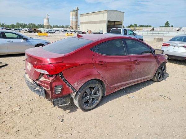 2013 HYUNDAI ELANTRA