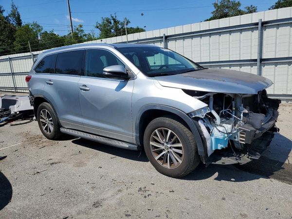 2018 TOYOTA HIGHLANDER SE/XLE