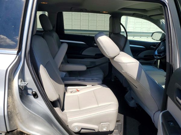 2018 TOYOTA HIGHLANDER SE/XLE