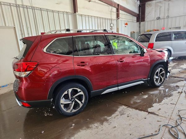 2022 SUBARU FORESTER Touring