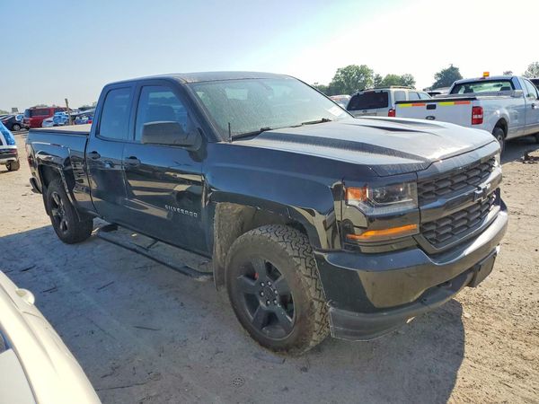 2017 CHEVROLET SILVERADO Custom