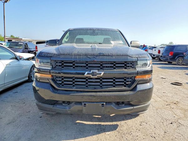 2017 CHEVROLET SILVERADO Custom