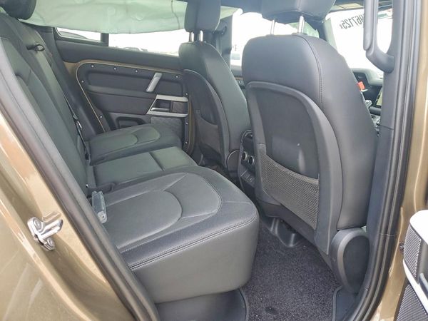 2024 LAND ROVER DEFENDER 110 X-Dynamic SE