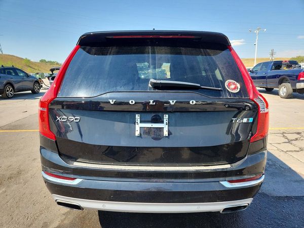 2016 VOLVO XC90