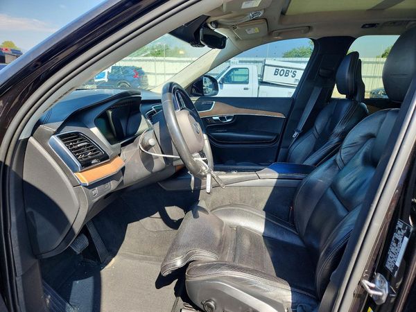 2016 VOLVO XC90