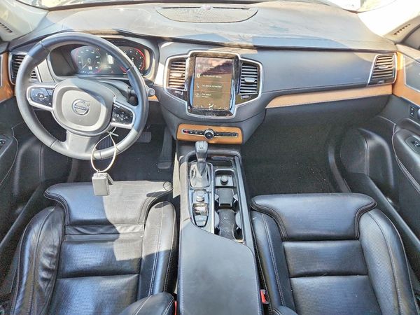 2016 VOLVO XC90