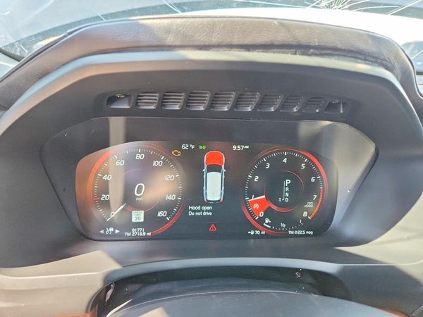 2016 VOLVO XC90