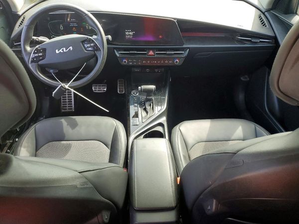 2023 KIA NIRO EX