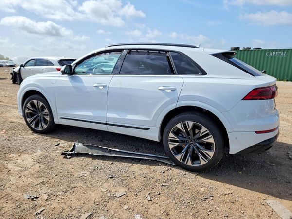 2025 AUDI Q8