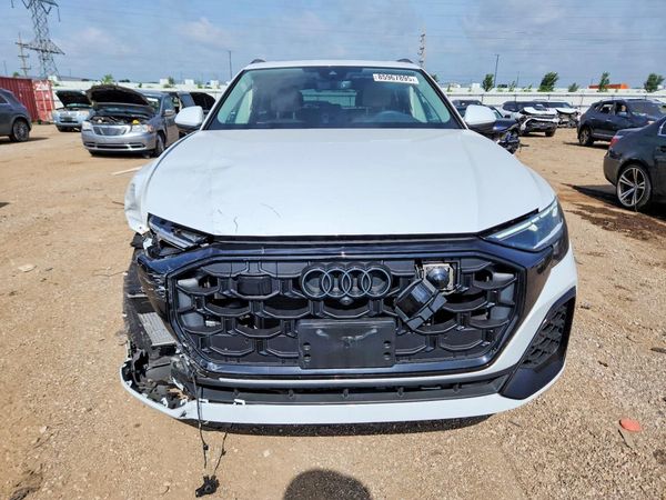 2025 AUDI Q8