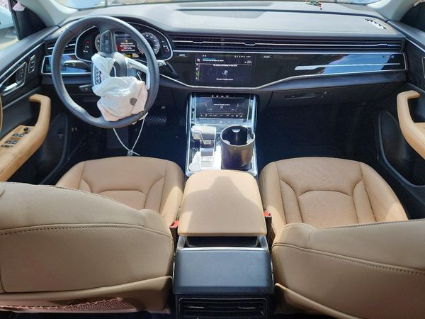 2025 AUDI Q8