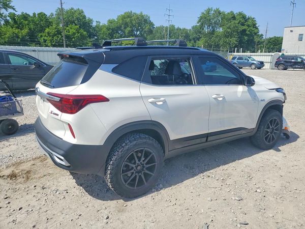 2021 KIA SELTOS S