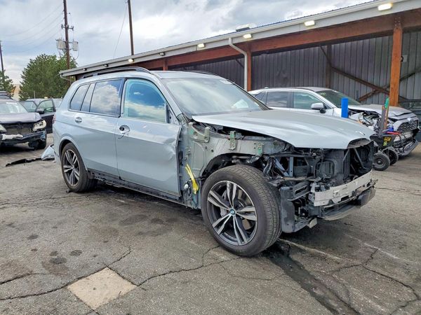 2023 BMW X7 xDrive40i