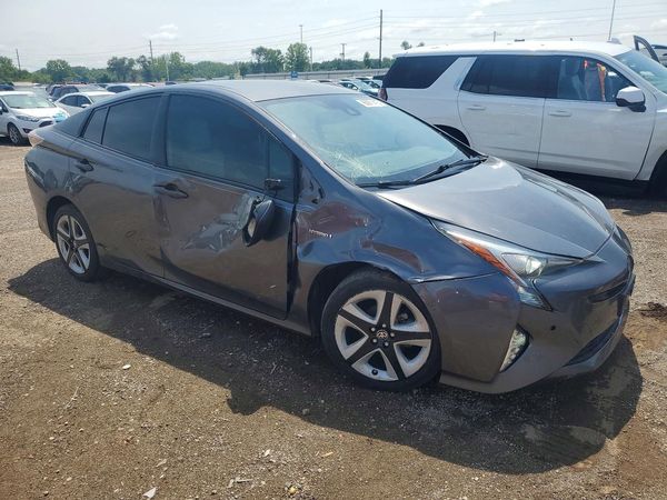 2018 TOYOTA PRIUS