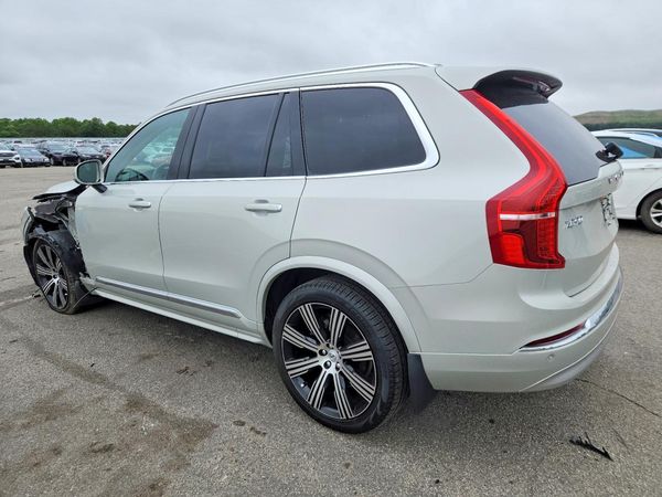 2022 VOLVO XC90