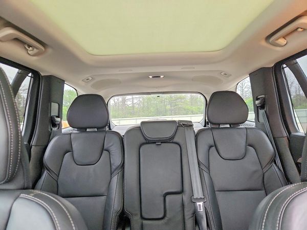 2022 VOLVO XC90
