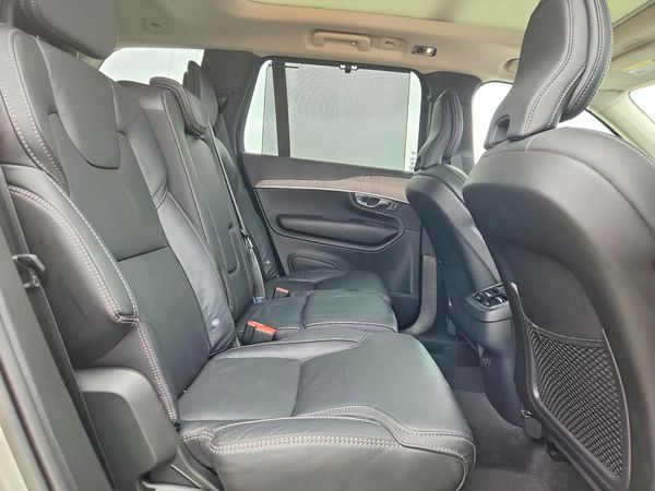 2022 VOLVO XC90