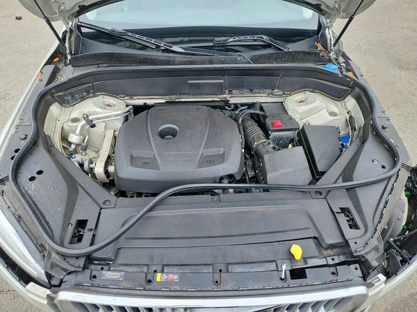 2022 VOLVO XC90