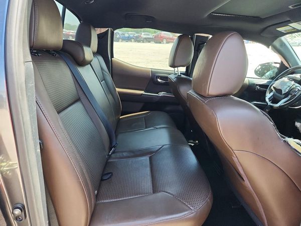 2017 TOYOTA TACOMA Limited