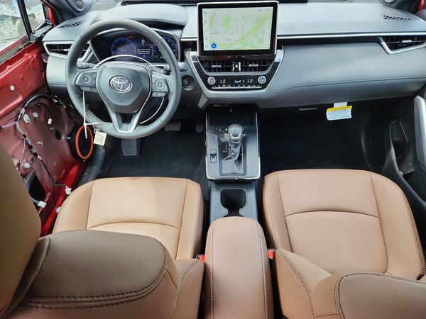 2026 TOYOTA COROLLA CROSS