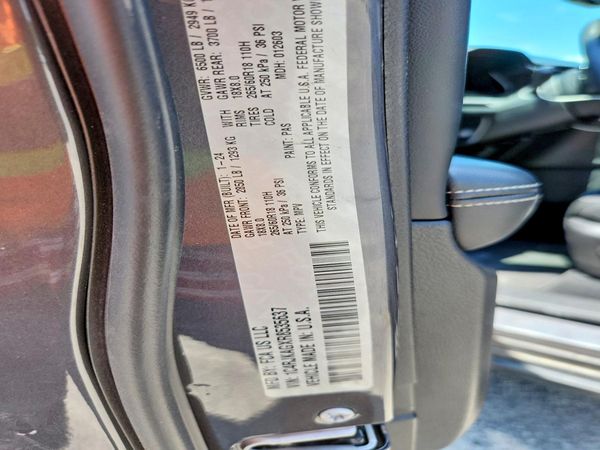 2024 JEEP GRAND CHEROKEE L LAREDO 4X4